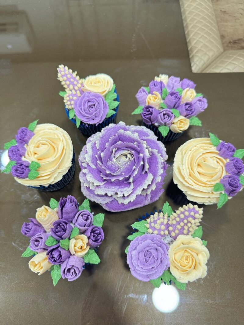 بوكس الكب كيك 12 قطعه